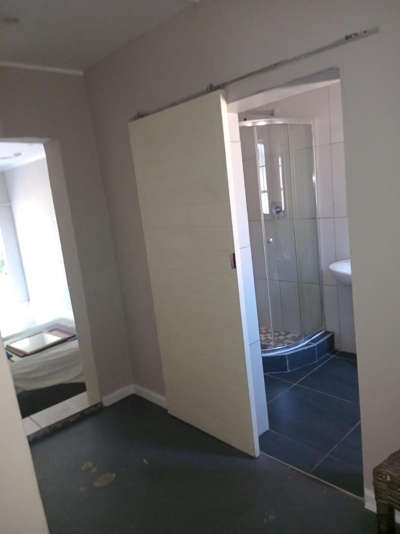 To Let 1 Bedroom Property for Rent in Humewood Eastern Cape